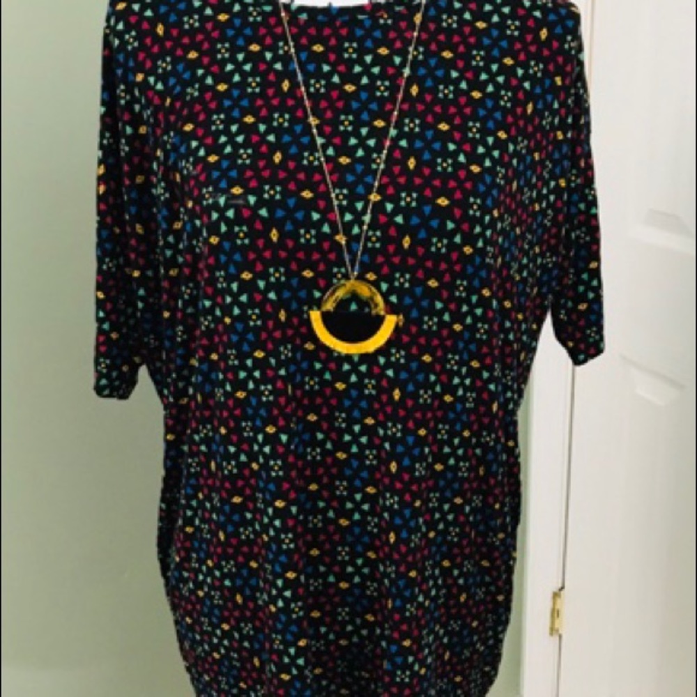 Lularoe colorful top